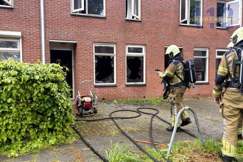 Brand in woning Westerhaar, bewoners op tijd buiten
